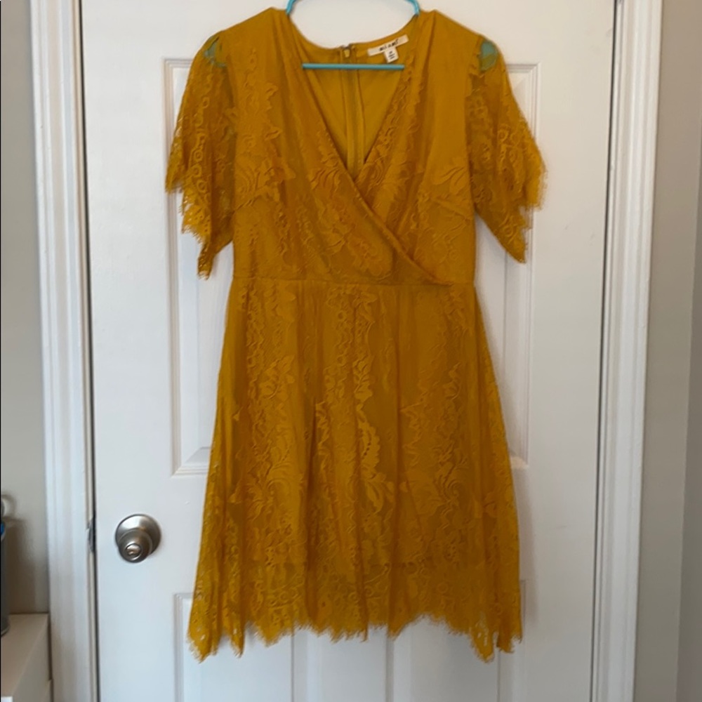 Francesca’s Yellow Lace Short Sleeve Dress